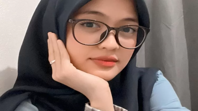 Profil Lengkap Trisha Zia: Sosok Guru Cantik yang Viral di TikTok